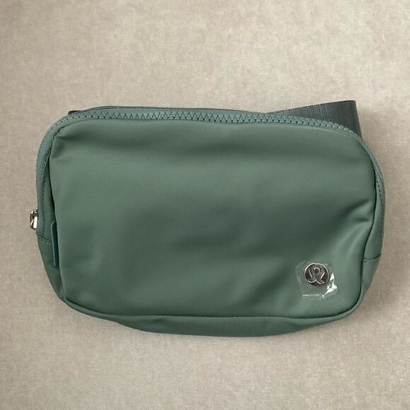 NWT Lululemon Tidewater Teal Everywhere Belt Bag 1L - Picture 1 of 3